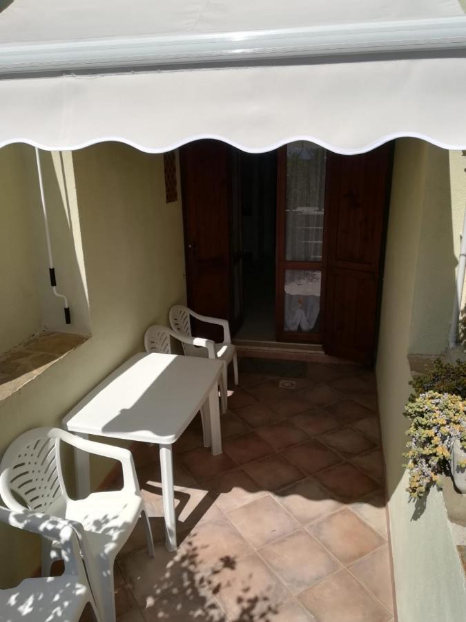 Via Carru E Frau Apartman Stintino Kültér fotó