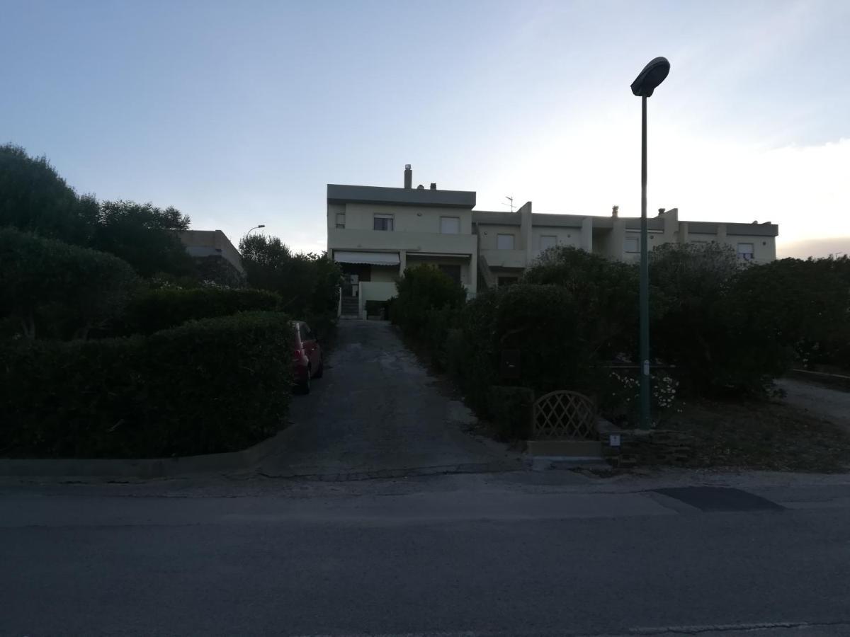 Via Carru E Frau Apartman Stintino Kültér fotó